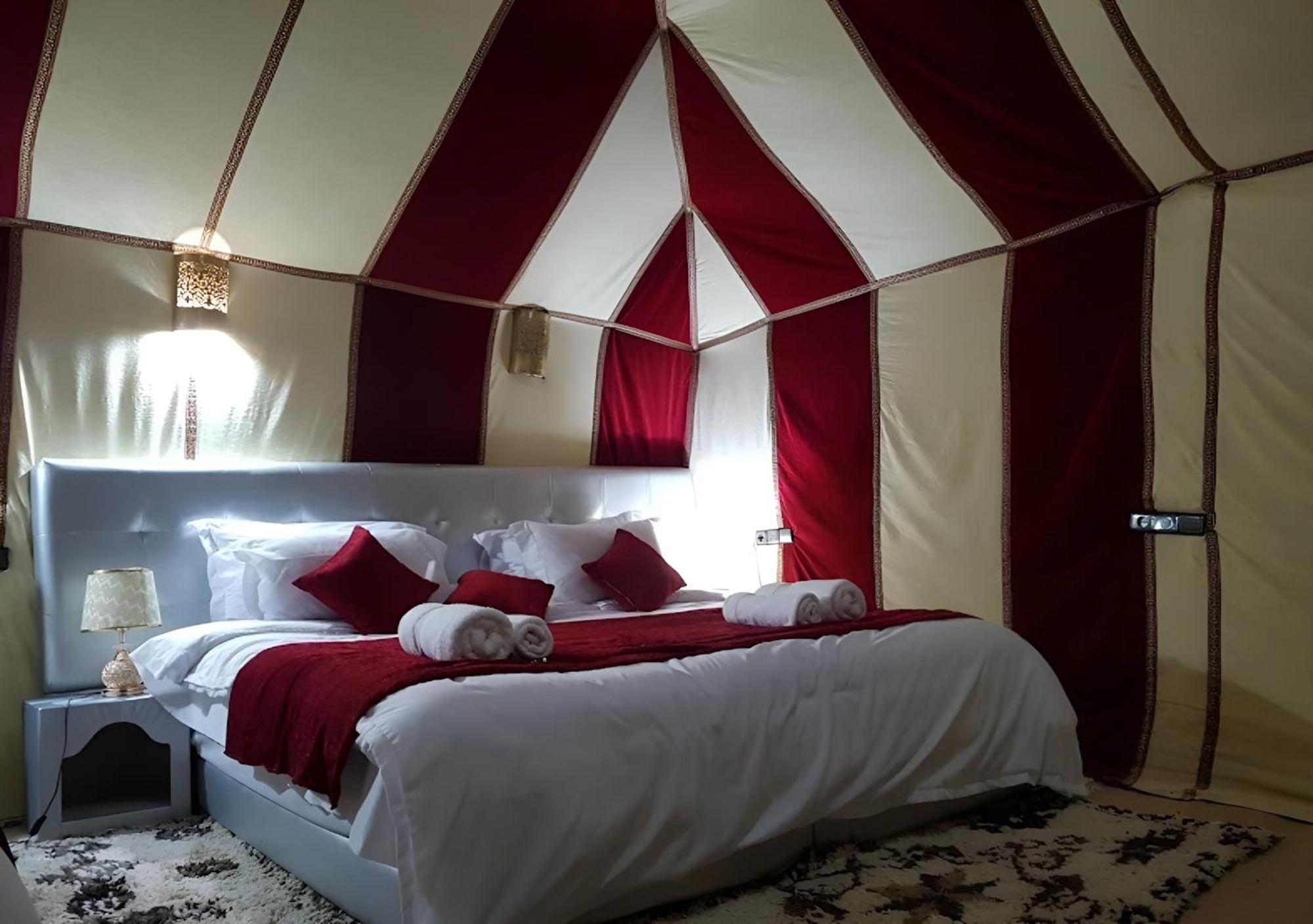 Merzouga Luxurious Tented Buitenkant foto